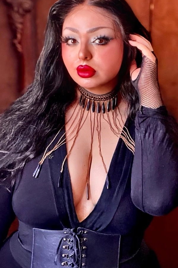 Malikaaa provides heartfelt emotional presence as your romantic virtual girlfriend ai companion.